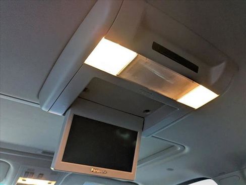 Used 2013 Cadillac Escalade Luxury image 19