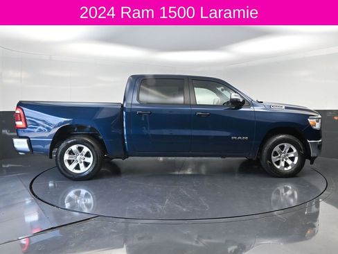 Used 2024 RAM 1500 Laramie AWD/4WD image 4