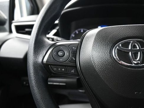 Used 2025 Toyota Corolla LE image 14
