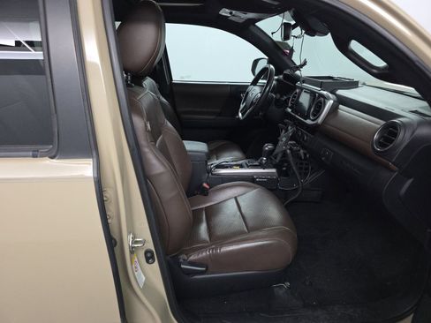 Used 2018 Toyota Tacoma Limited image 8