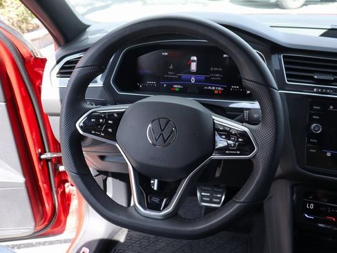 Used 2024 Volkswagen Tiguan SE R-Line FWD image 20
