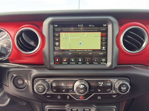Used 2023 Jeep Wrangler Rubicon w/ LED Lighting Group AWD/4WD image 13