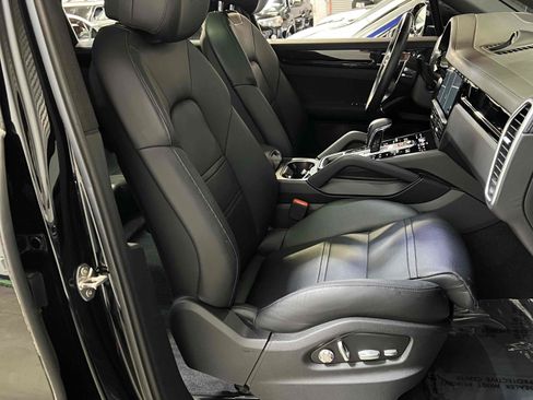 Used 2019 Porsche Cayenne S image 42