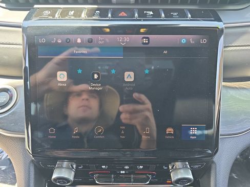Used 2022 Jeep Grand Cherokee L Overland w/ Luxury Tech Group IV RWD image 25