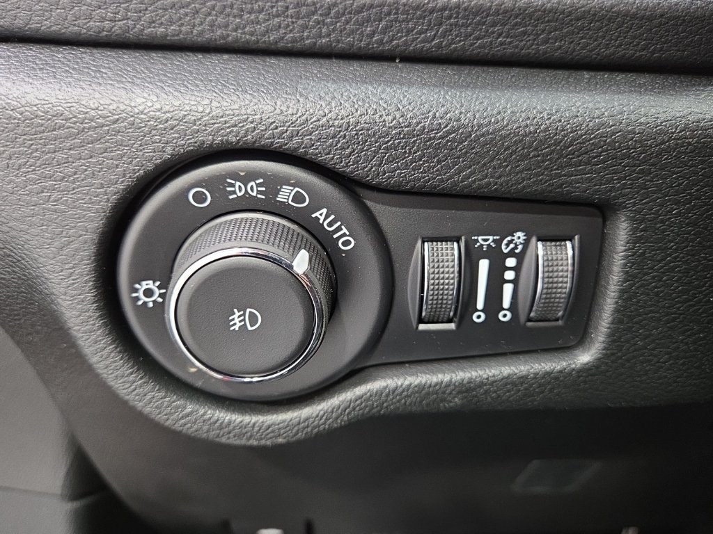 New 2026 Chrysler Pacifica Select w/ S Appearance Package FWD image 24
