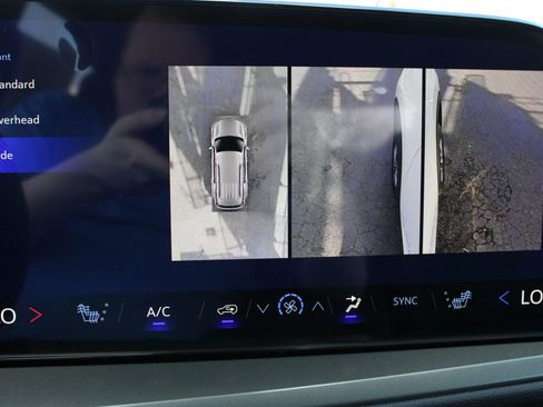 New 2026 Chevrolet Traverse LT w/ Driver Confidence Package image 38