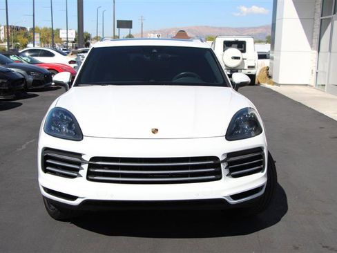 Used 2020 Porsche Cayenne image 3