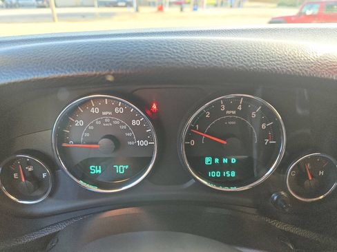 Used 2013 Jeep Wrangler Sport AWD/4WD image 16