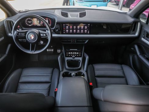 Certified 2024 Porsche Cayenne S image 33