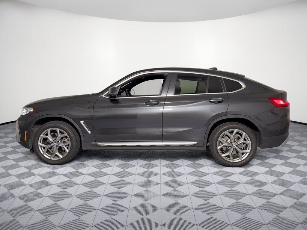 Used 2025 BMW X4 xDrive30i AWD/4WD image 2