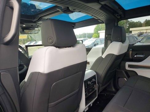 New 2025 GMC Hummer EV 2X AWD/4WD image 9