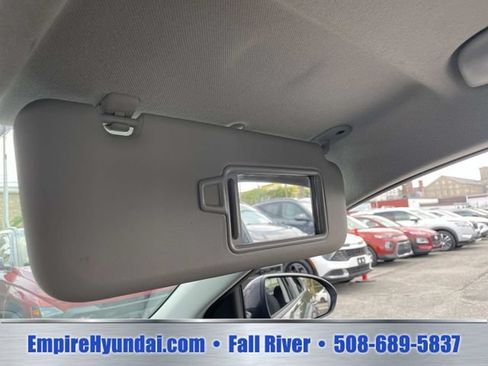 Used 2020 Hyundai Elantra SE w/ Cargo Package (C1) FWD image 24