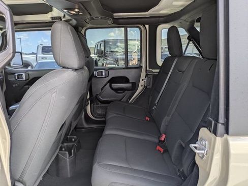 Used 2022 Jeep Wrangler Unlimited Sport AWD/4WD image 13