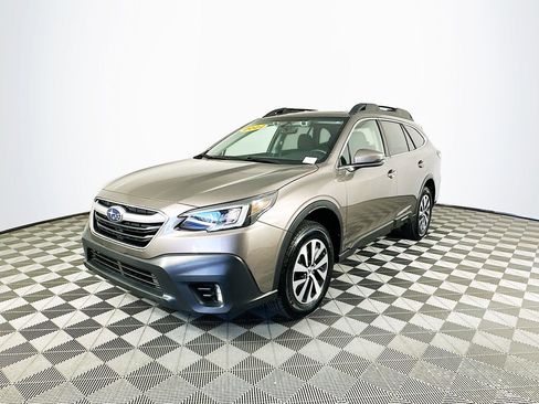 Used 2022 Subaru Outback Premium image 5