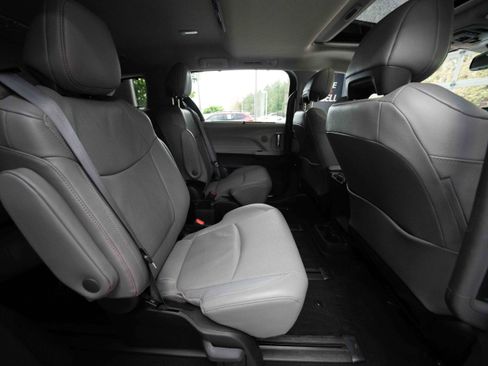 Used 2024 Toyota Sienna Limited AWD/4WD image 25