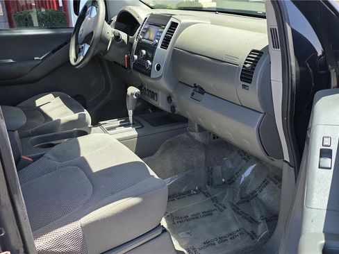 Used 2014 Nissan Frontier SV w/ SV Value Truck Package AWD/4WD image 14
