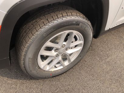 New 2025 Jeep Grand Cherokee Laredo X w/ Luxury Tech Group I