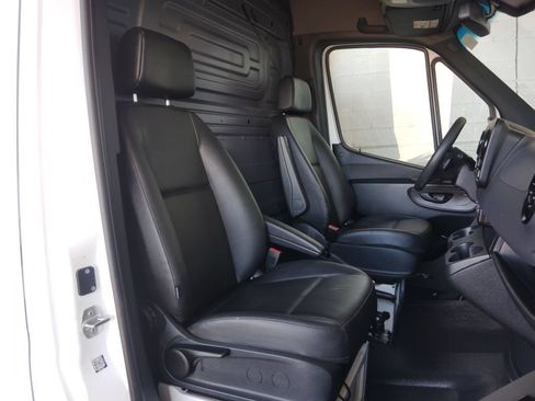 Used 2023 Mercedes-Benz Sprinter 2500 image 12