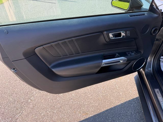 Used 2015 Ford Mustang GT Premium RWD image 10