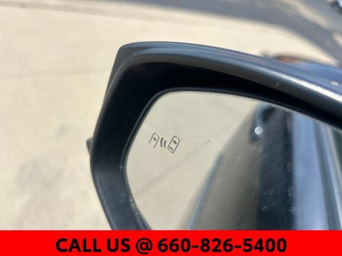 Used 2024 Toyota Prius LE FWD image 11