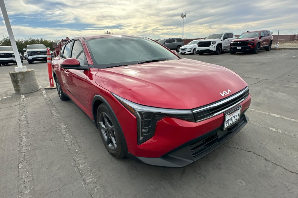 Used 2025 Kia K4 FWD image 2