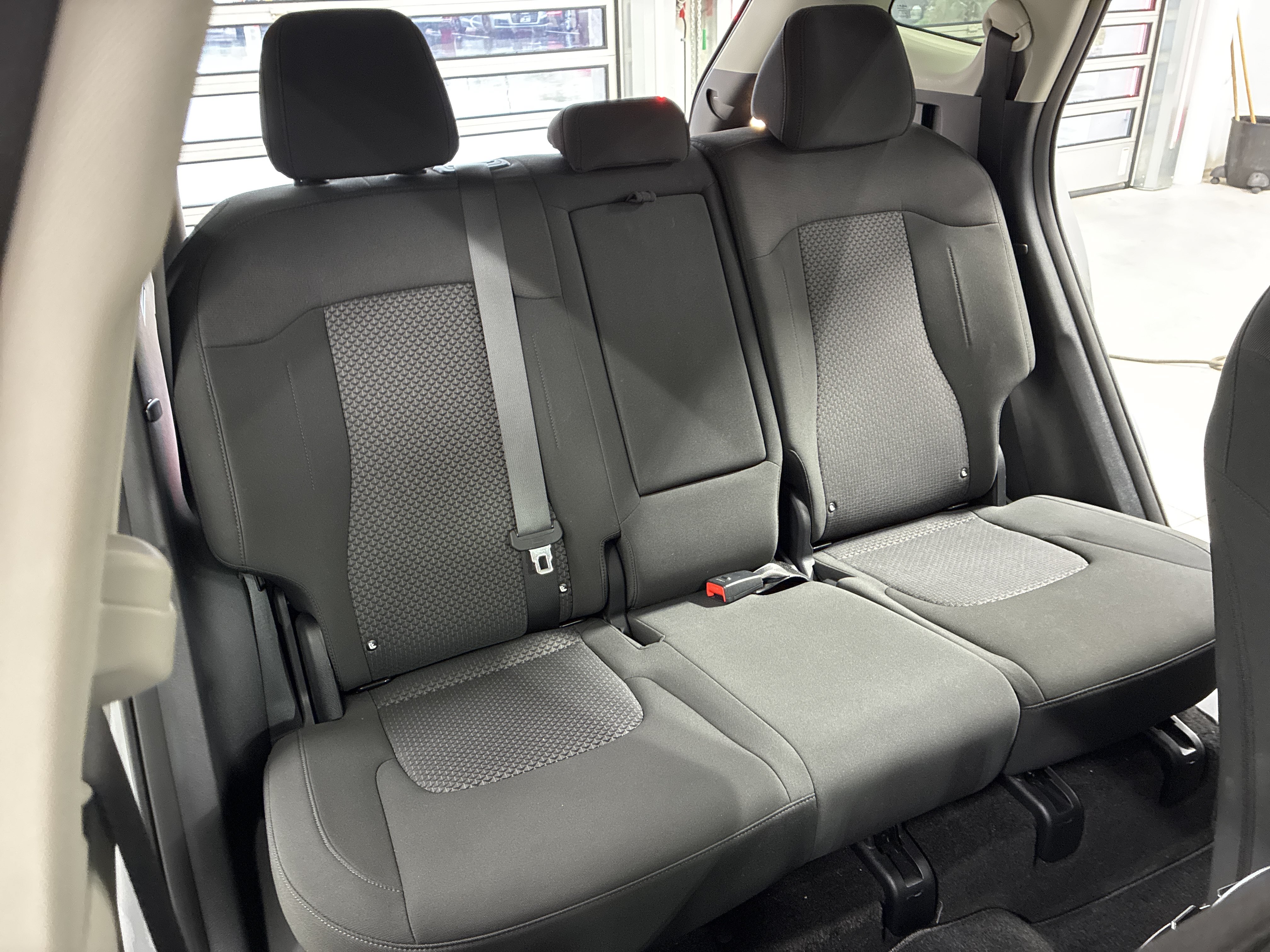 Certified 2025 Kia Sportage LX AWD/4WD image 12