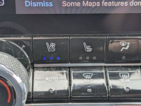 Used 2023 Chevrolet Colorado Z71 w/ Z71 Convenience Package 2 AWD/4WD image 17
