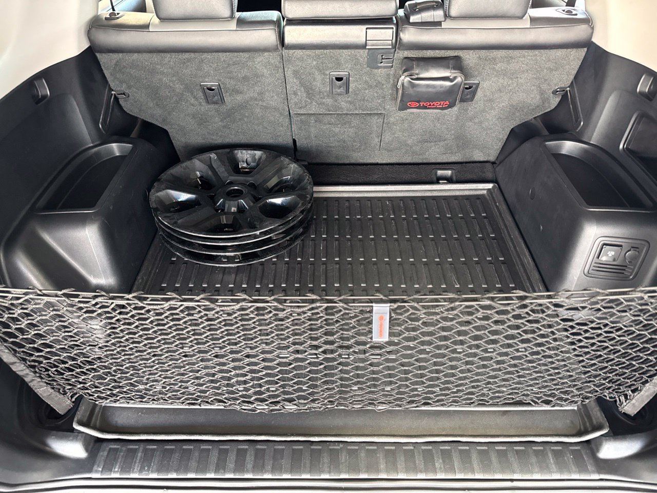 Used 2023 Toyota 4Runner SR5 Premium w/ Moonroof Package AWD/4WD image 10