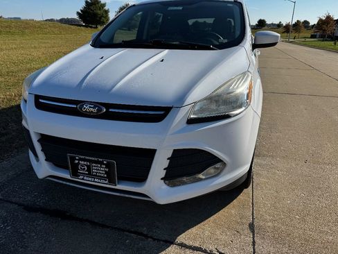 Used 2014 Ford Escape SE image 3