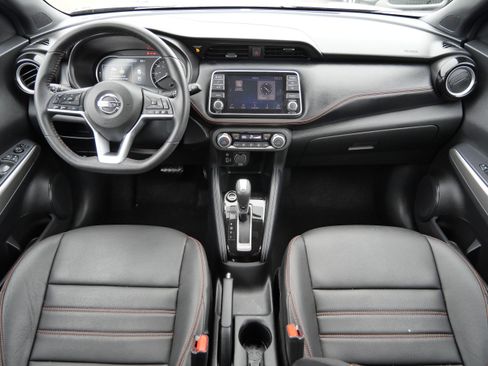 Used 2019 Nissan Kicks SR w/ SR Premium Package image 10