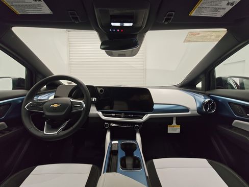 New 2026 Chevrolet Equinox EV LT image 16