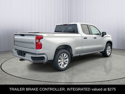 Used 2021 Chevrolet Silverado 1500 Custom image 3