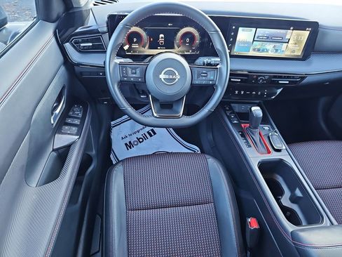 Used 2025 Nissan Kicks SR image 35