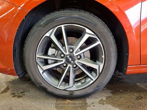 Used 2023 Kia Forte LXS FWD image 7