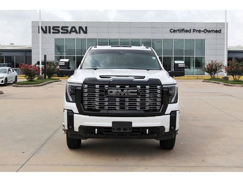 Used 2025 GMC Sierra 3500 Denali Ultimate AWD/4WD image 8