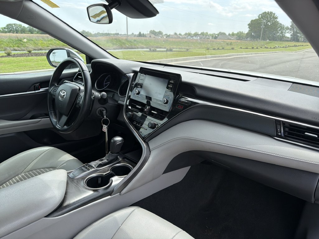 Used 2023 Toyota Camry SE FWD image 14