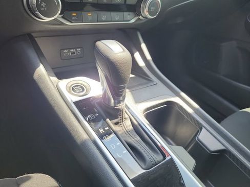Used 2023 Nissan Sentra SV FWD image 23