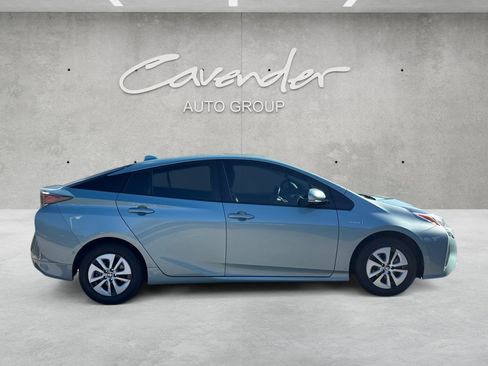 Used 2016 Toyota Prius Four w/ Advanced Technology Package image 20