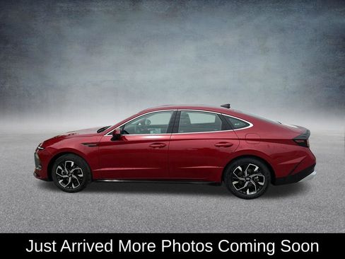 Used 2025 Hyundai Sonata SEL FWD image 2