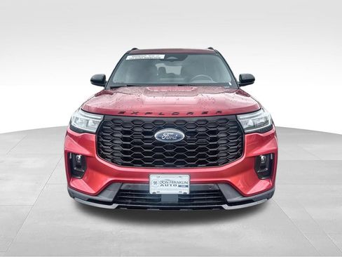 Used 2025 Ford Explorer ST AWD/4WD image 3