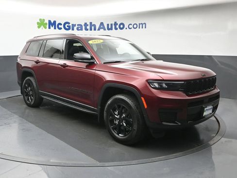 Used 2025 Jeep Grand Cherokee L Altitude AWD/4WD image 2