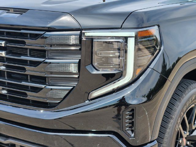 Used 2024 GMC Sierra 1500 Elevation w/ LPO, Elevation Black Package RWD image 9