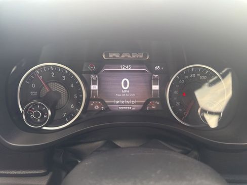 Used 2023 RAM 1500 Laramie AWD/4WD image 19