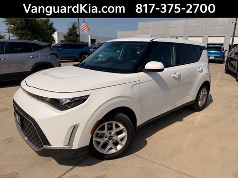Certified 2025 Kia Soul LX w/ LX Technology Package FWD image 1