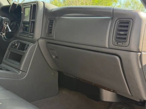 Used 2007 Chevrolet Silverado 2500 LT w/ Heavy-Duty Power Package image 27