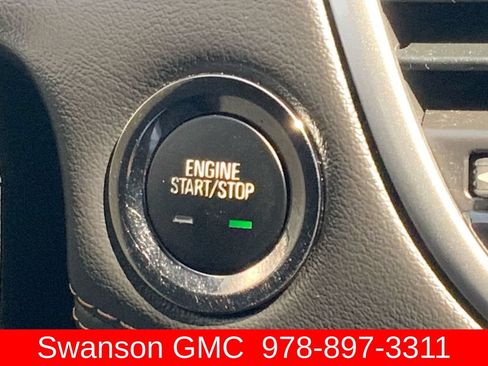 Used 2019 Chevrolet Trax LT w/ LT Convenience Package AWD/4WD image 17