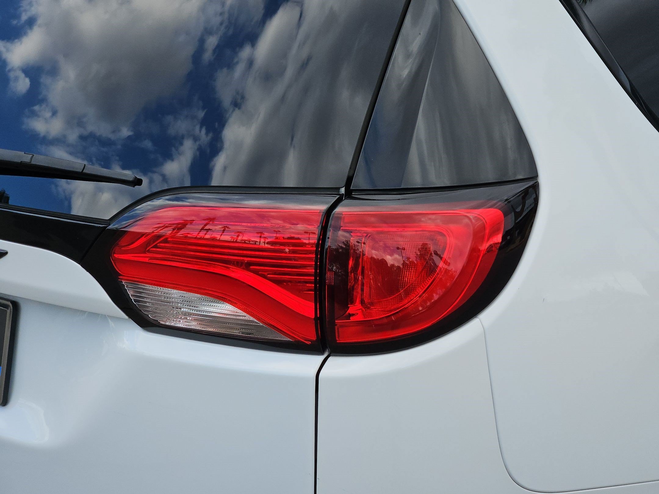 Used 2020 Chrysler Pacifica Touring-L FWD image 11