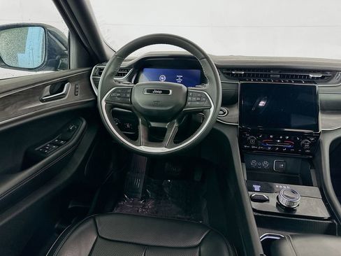 Certified 2024 Jeep Grand Cherokee L Limited w/ Luxury Tech Group II image 35