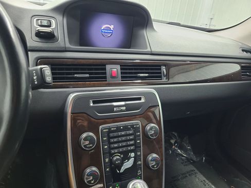 Used 2013 Volvo XC70 3.2 image 26