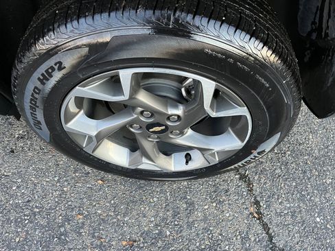 Used 2025 Chevrolet Trax LT image 30